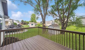2205 Country Cove Ln, Altoona, IA 50009