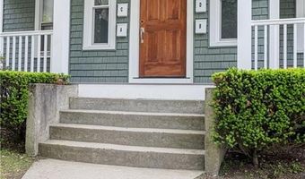 439 Broadway St D, Newport, RI 02840