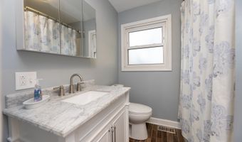 543 W Rose Ave, Addison, IL 60101