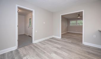 206 Beverly Dr, Ocean Springs, MS 39564