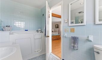 180 Clearview Rd, Charlestown, RI 02813