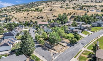 1834 N 200 E, Centerville, UT 84014
