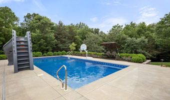 25143 Sportsmans Club Rd, Adel, IA 50003