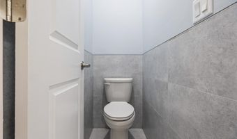 8 Dunn Rd, Airmont, NY 10952