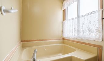 3800 Mountain View Dr SE 33, Albany, OR 97322