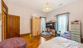 527 E High St, Ashley, OH 43003