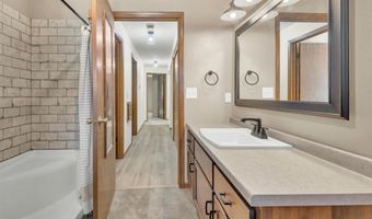 1724 SCHAEFER Cir, Appleton, WI 54915