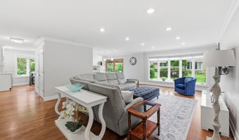 1132 S Fernandez Ave, Arlington Heights, IL 60005