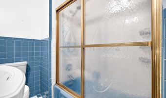 78 Arrowhead Rd, Brookfield, CT 06804