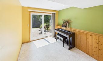 15726 Parkwood Cir, Avon, MN 56310