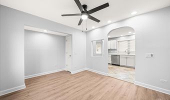 27 W347 Washington Ave, Winfield, IL 60190