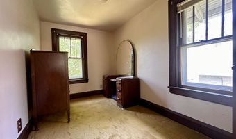 516 E MAPLE St, Appleton, WI 54915
