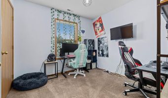 421 Manahan Dr, Angola, IN 46703
