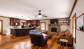 97 Corinth Rd, Albertville, AL 35951