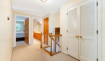 60 Boulder Dr, Auburn, ME 04210