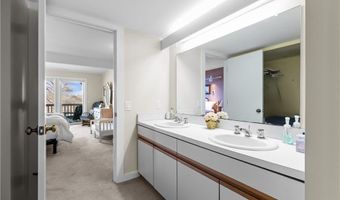 157 Harrison Ave 15, Newport, RI 02840
