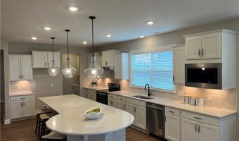 913 Arthur Trl, Aurora, OH 44202