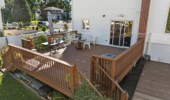33 Coyne Ct, Bergenfield, NJ 07621