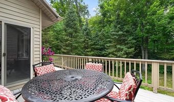 7480 Majestic Woods Dr, Argentine, MI 48451