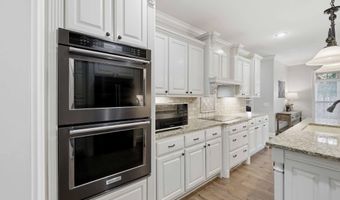 704 Shasta Dr, Albertville, AL 35950