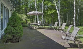 23 Meetinghouse Rd, Brattleboro, VT 05301