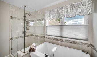 6 Yorkshire Ct, Algonquin, IL 60102