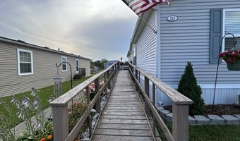 323 Grand River Dr, Adrian, MI 49221