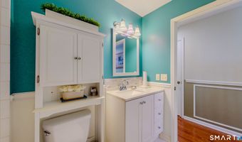 1 Lawrence Ave 1, Danbury, CT 06810