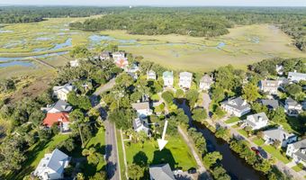 66 Petigru Dr, Beaufort, SC 29902
