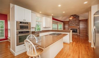 742 Arbor Ridge Ct, Ballwin, MO 63021