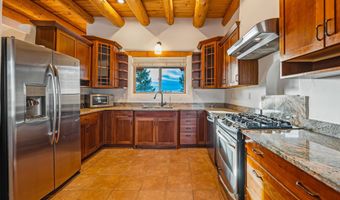 9 Desiderio Rd, Arroyo Seco, NM 87514