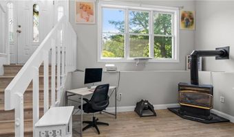 14 Deer Run Dr, Coventry, RI 02816