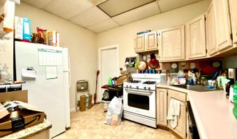 8 COMMONWEALTH Ave, Claymont, DE 19703