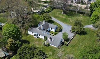 18 Ledge Rd, Newport, RI 02840