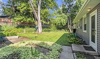 900 Barton Dr, Ann Arbor, MI 48105