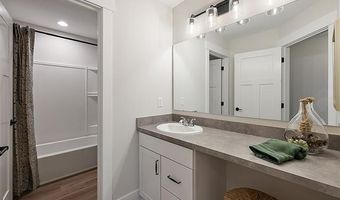 6167 N Trailwoods Dr, Ann Arbor, MI 48103