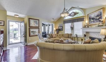 7386 Lake Lakota Pl, Indianapolis, IN 46217