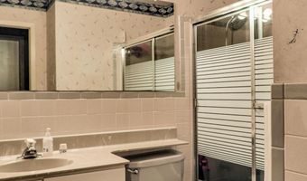 12008 ROCKLEDGE Dr, Bowie, MD 20715