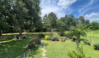24 Robert Day Rd, Adel, GA 31620