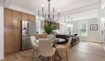 22 Castle St 3, East Greenwich, RI 02818