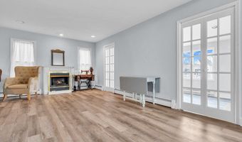 3 Drake Dr, Bayville, NJ 08721