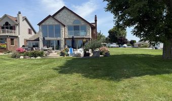 8115 Colony Dr, Algonac, MI 48001