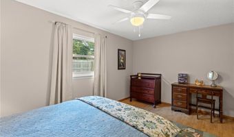 486 Ironwood Dr, Ballwin, MO 63011