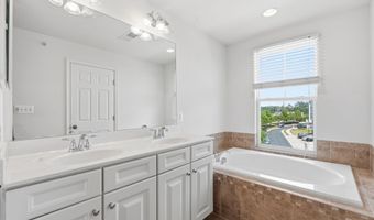 42167 CANARY GRASS Sq, Aldie, VA 20105