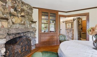 10 Hamilton Hl, Glocester, RI 02829