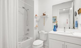 5828 WINDBREAK Ct, Apollo Beach, FL 33572