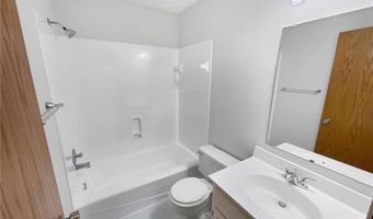 1531 Briarknoll Cir, Arden Hills, MN 55112