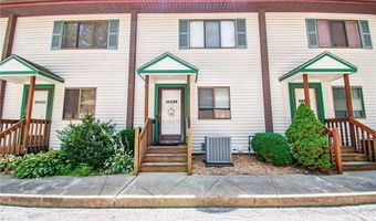 2262 Pine Top Ct 31, Akron, OH 44319