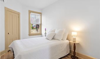 18 Barney St 1, Newport, RI 02840