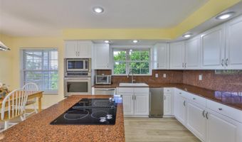 6107 MARBELLA Blvd, Apollo Beach, FL 33572
